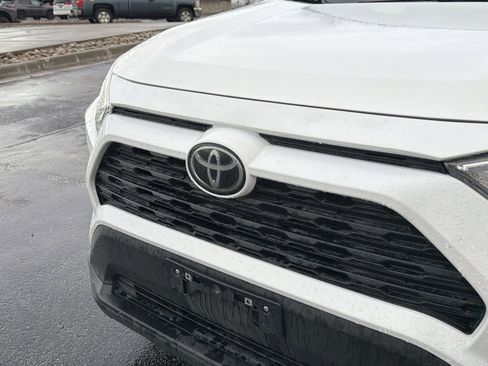 Used 2021 Toyota RAV4 XLE image 11