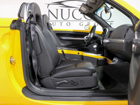 Used 2005 Chevrolet SSR w/ Preferred Equipment Group image 56