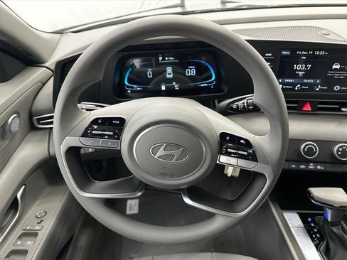 New 2026 Hyundai Elantra SE image 22