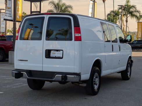 Used 2024 Chevrolet Express 2500 Work Van w/ Driver Convenience Package image 5