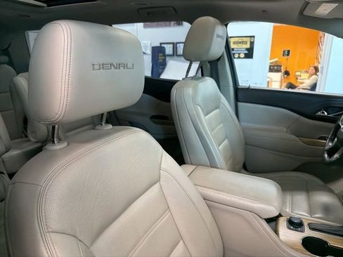 Used 2018 GMC Acadia Denali w/ Technology Package AWD/4WD image 31