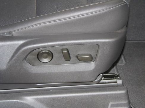 Used 2025 GMC Sierra 1500 SLT image 29