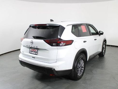Certified 2025 Nissan Rogue S FWD image 4