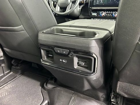 Used 2024 GMC Sierra 3500 AT4 w/ AT4 Preferred Package AWD/4WD image 19