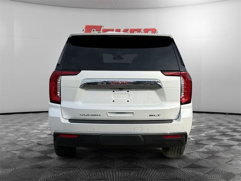 Used 2022 GMC Yukon XL SLT w/ SLT Premium Package image 4