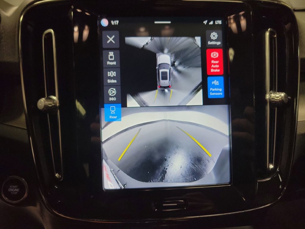 Used 2024 Volvo XC40 B5 Plus AWD/4WD image 23