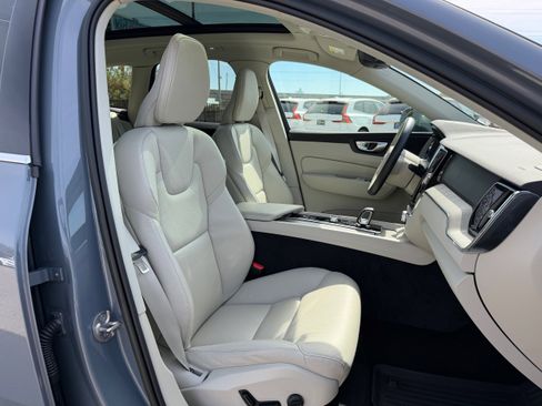 Certified 2023 Volvo XC60 B5 Plus w/ Climate Package image 10