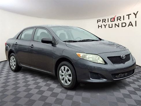 Used 2010 Toyota Corolla image 3