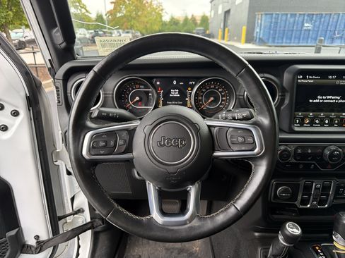 Used 2020 Jeep Wrangler Unlimited Sahara AWD/4WD image 16