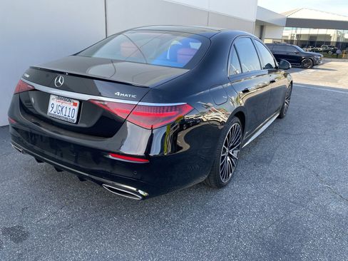 Used 2023 Mercedes-Benz S 580 4MATIC Sedan image 3