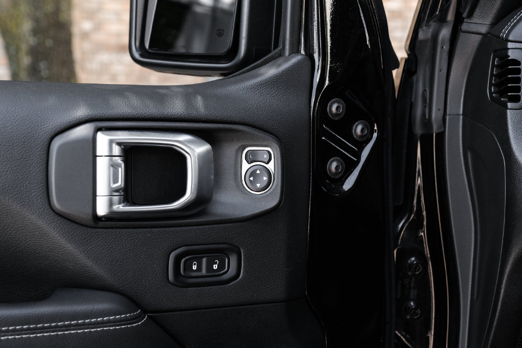 Used 2022 Jeep Wrangler Unlimited Sahara w/ LED Lighting Group AWD/4WD image 55