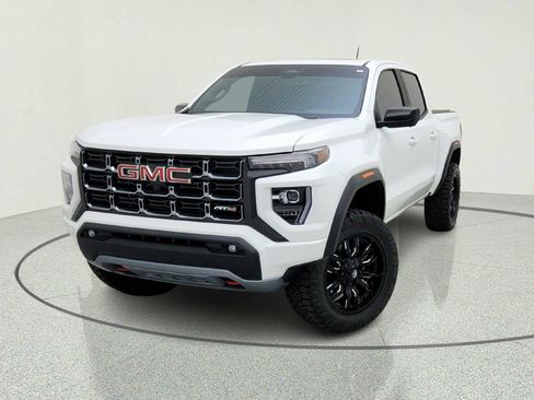 Used 2025 GMC Canyon AT4 w/ Technology Plus Package AWD/4WD image 2