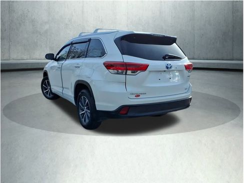 Used 2017 Toyota Highlander XLE image 22