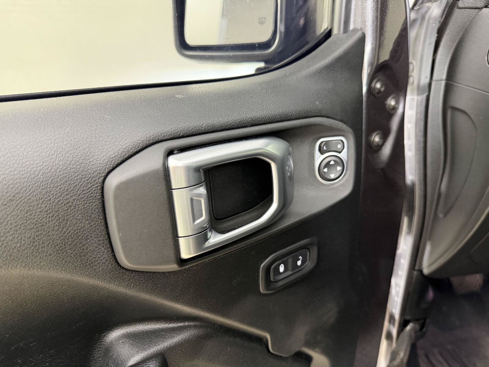Used 2020 Jeep Wrangler Unlimited Sport AWD/4WD image 18