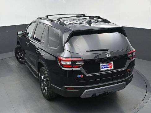 Used 2024 Honda Pilot TrailSport image 34