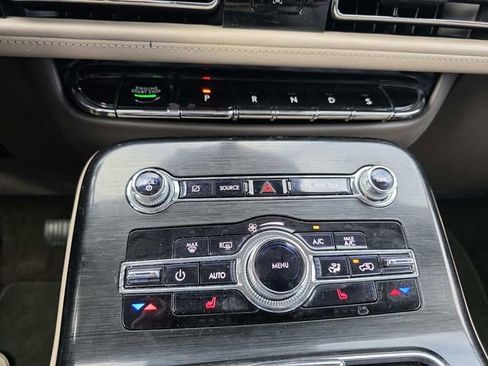 Used 2021 Lincoln Nautilus FWD image 11