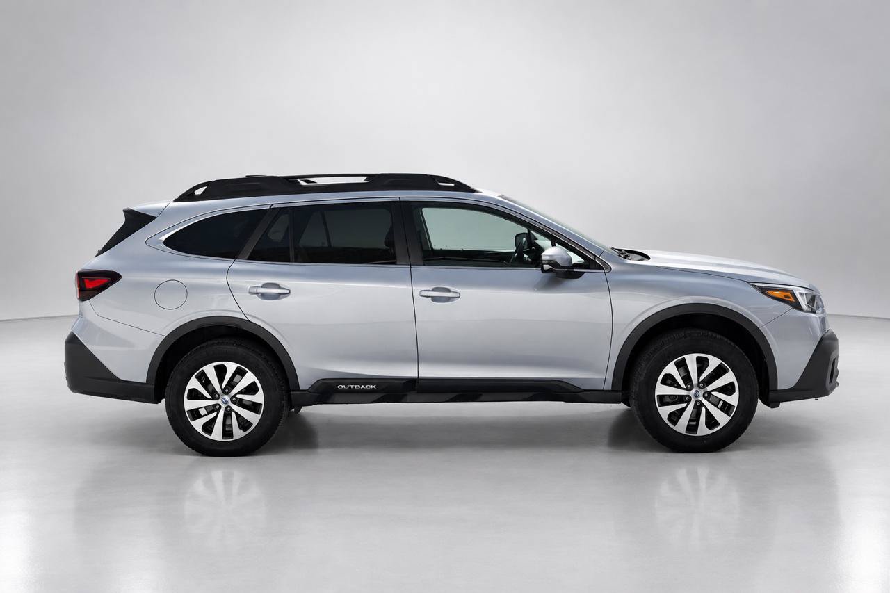 Used 2022 Subaru Outback Premium AWD/4WD image 4