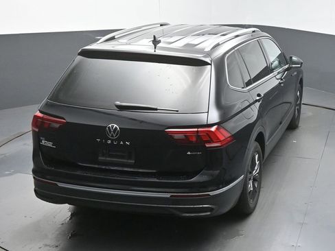 Used 2024 Volkswagen Tiguan SE image 48