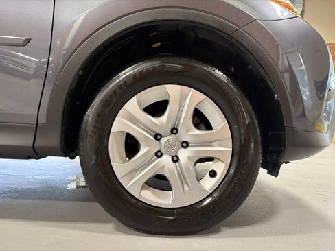 Used 2015 Toyota RAV4 LE FWD image 31