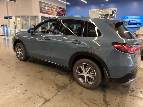 Used 2024 Honda HR-V EX-L image 11