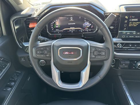 Used 2024 GMC Sierra 2500 SLT w/ SLT Convenience Package image 28
