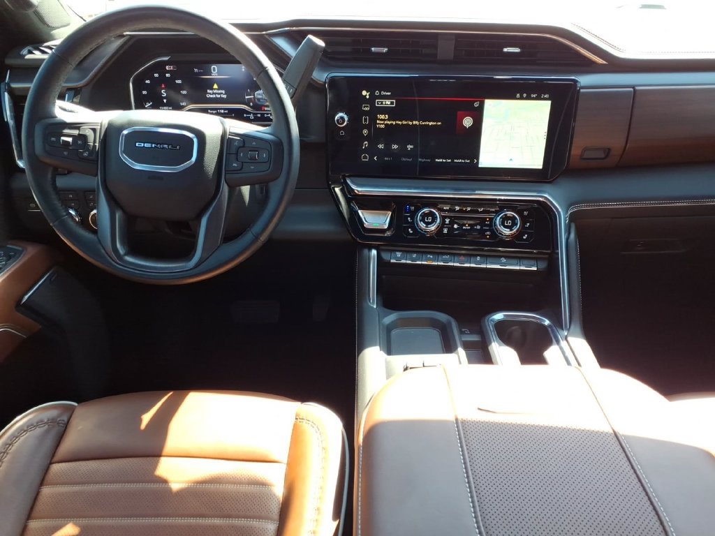 Used 2024 GMC Sierra 2500 Denali Ultimate w/ Max Trailering Package AWD/4WD image 16