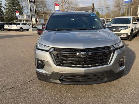 Used 2023 Chevrolet Traverse LT w/ Midnight/Sport Edition image 3