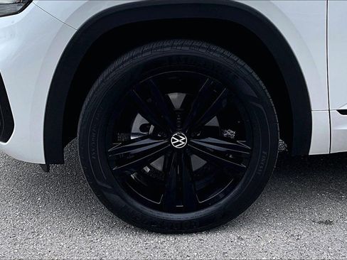 Used 2023 Volkswagen Atlas SEL R-Line image 13