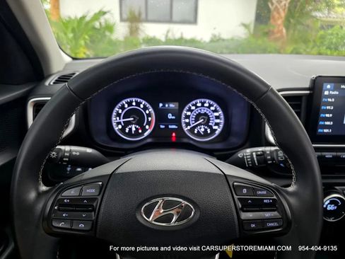 Used 2022 Hyundai Venue SEL FWD image 32