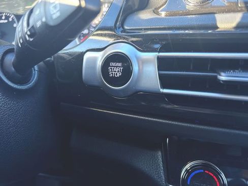 Used 2022 Kia Seltos SX w/ Sunroof Package image 17