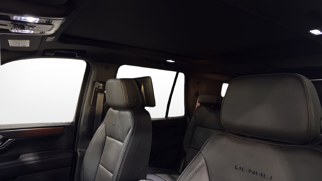 Used 2025 GMC Yukon Denali w/ Denali Reserve Package AWD/4WD image 45