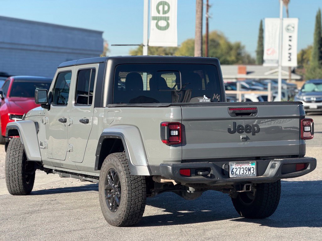 Used 2022 Jeep Gladiator Sport AWD/4WD image 3