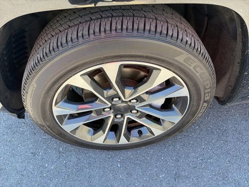 Used 2023 Jeep Grand Cherokee Overland AWD/4WD image 12