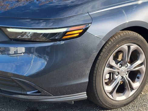Used 2023 Honda Accord EX image 11