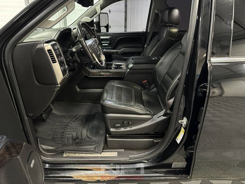 Used 2015 GMC Sierra 2500 Denali w/ Duramax Plus Package image 33