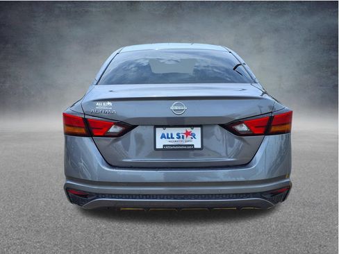 Used 2024 Nissan Altima 2.5 S FWD image 8