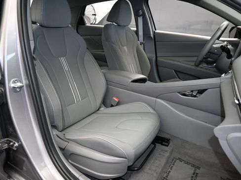 Used 2023 Hyundai Elantra SEL w/ Convenience Package image 43