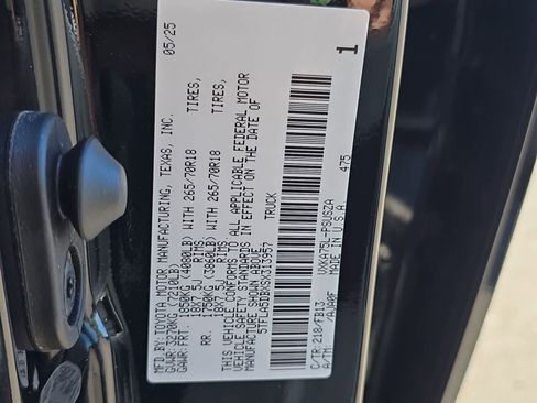 Used 2025 Toyota Tundra SR5 w/ SR5 Convenience Package AWD/4WD image 35
