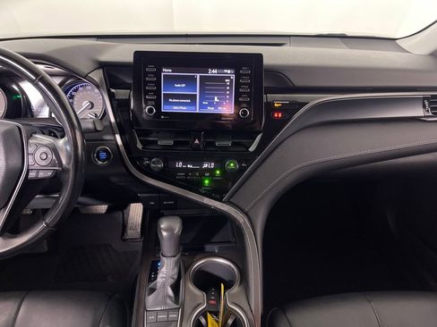 Certified 2022 Toyota Camry SE image 15