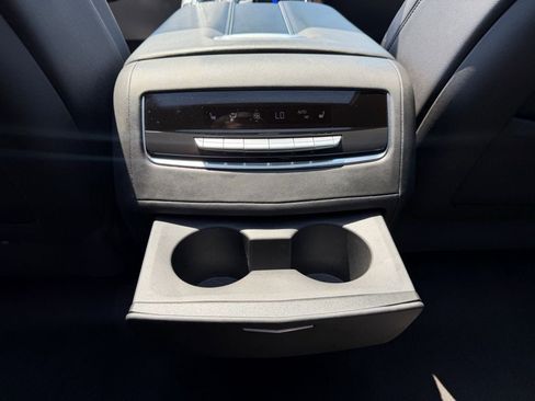 Used 2024 Cadillac Escalade ESV Premium Luxury AWD/4WD image 35