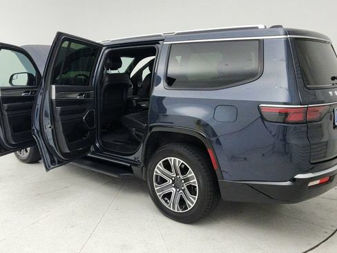 Used 2024 Jeep Wagoneer Series II AWD/4WD image 11