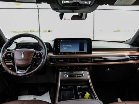 Used 2025 Lincoln Aviator Reserve w/ Jet Appearance Package AWD/4WD image 20