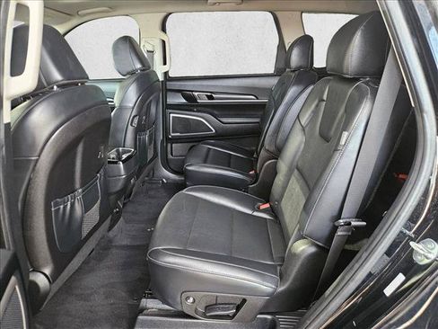 Used 2024 Kia Telluride S w/ S Sunroof Package FWD image 17