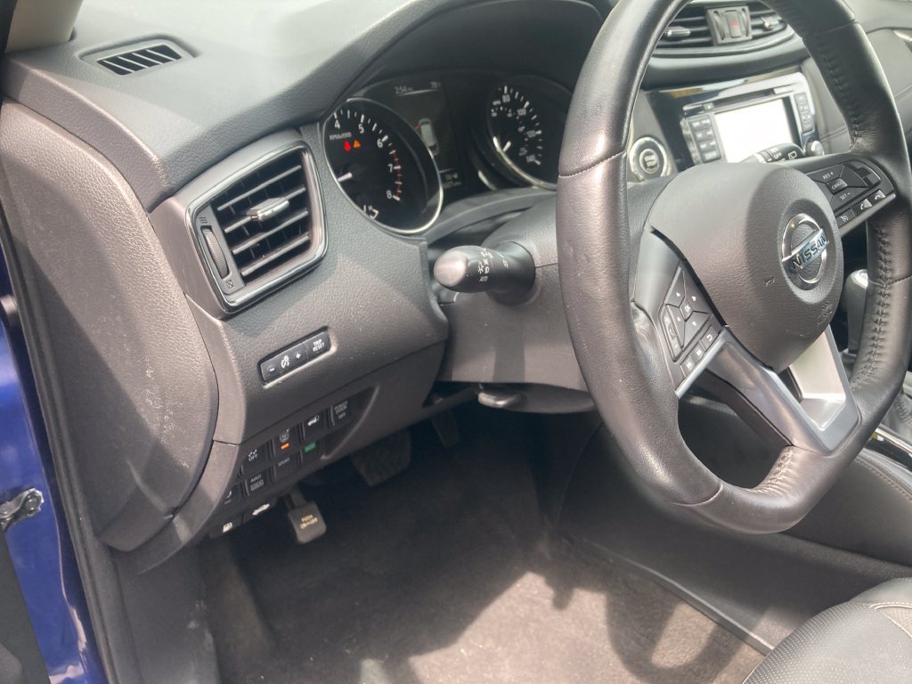 Used 2017 Nissan Rogue SL w/ SL Premium Package AWD/4WD image 15