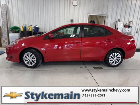 Used 2018 Toyota Corolla L image 2