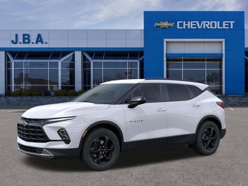 New 2026 Chevrolet Blazer LT image 2