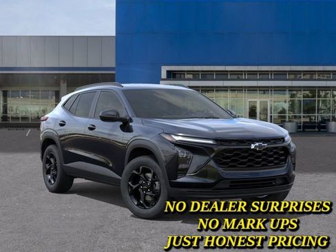 New 2026 Chevrolet Trax LT w/ Driver Confidence Package FWD image 7