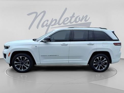 Certified 2023 Jeep Grand Cherokee Overland w/ Advanced Protech Group III AWD/4WD image 4
