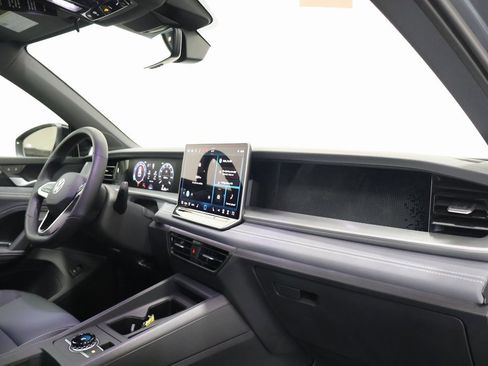 New 2026 Volkswagen Tiguan SE R-Line image 23