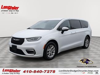 Used 2023 Chrysler Pacifica Touring-L video 1